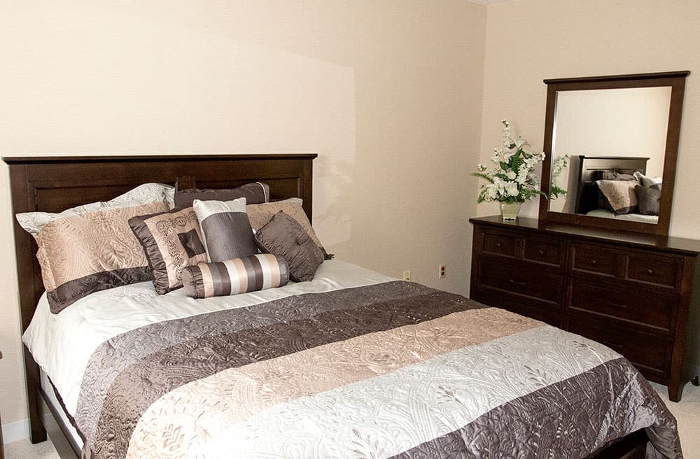 Lakeshore Apartments - Copeland Oaks